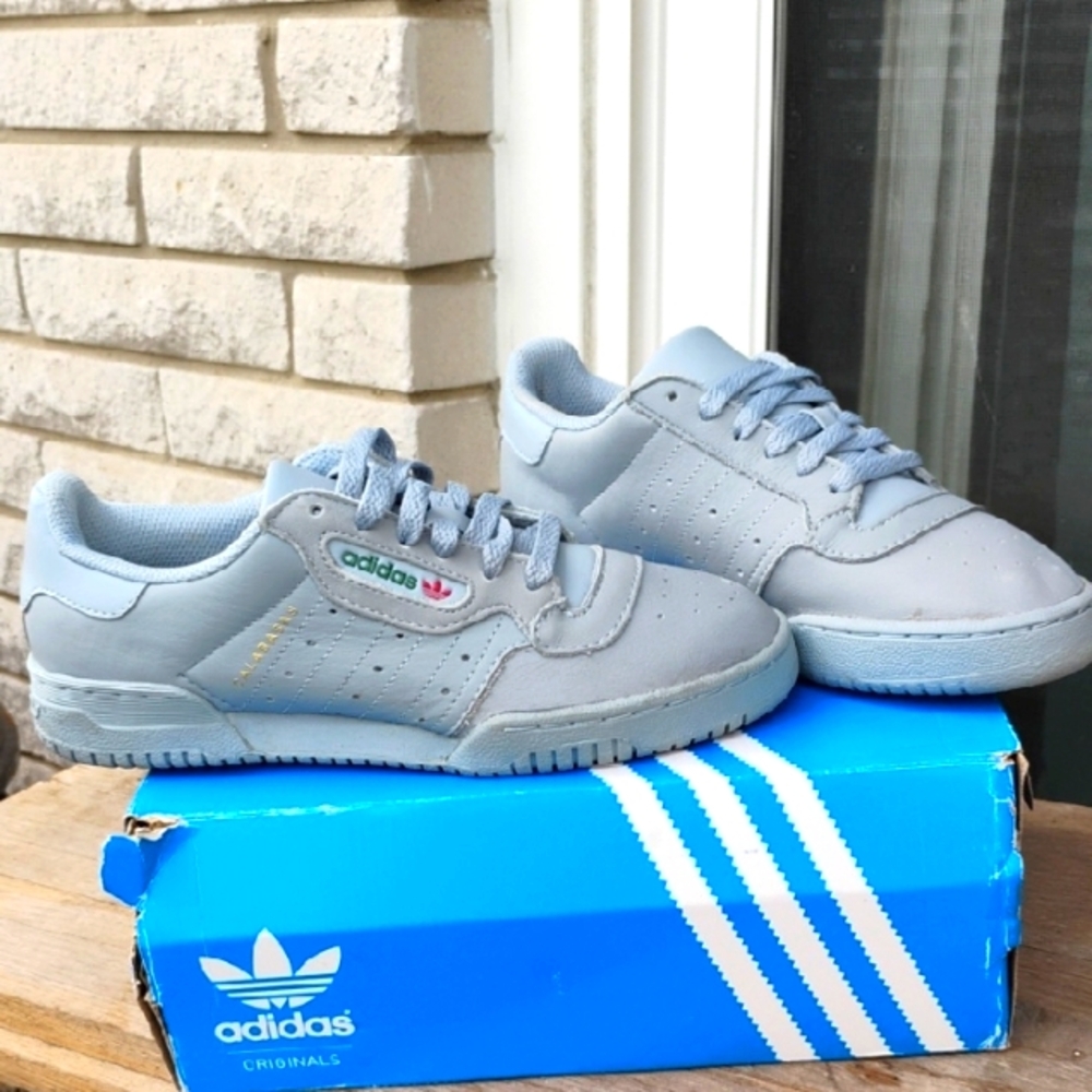 Yeezy powerphaseCalabasas Adidas